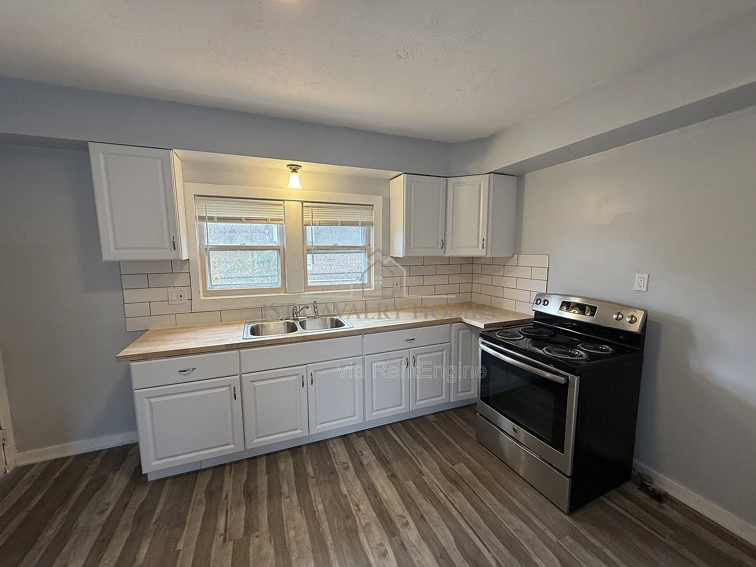4 bed, 1.0 bath, 1240 sqft, $1,350 — Photo 3
