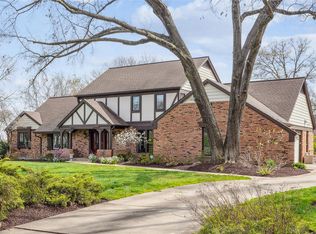 10422 Frontenac Woods Ln, Saint Louis, MO 63131