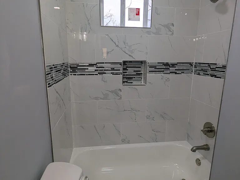 1726 Carswell St — Photo 24