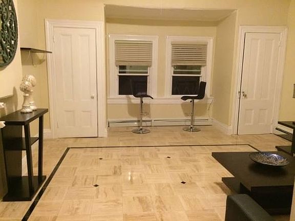2nd image of 110 Waterman St APT 3R