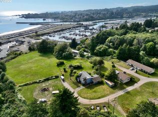 16032 Driftwood Ln, Brookings, OR 97415