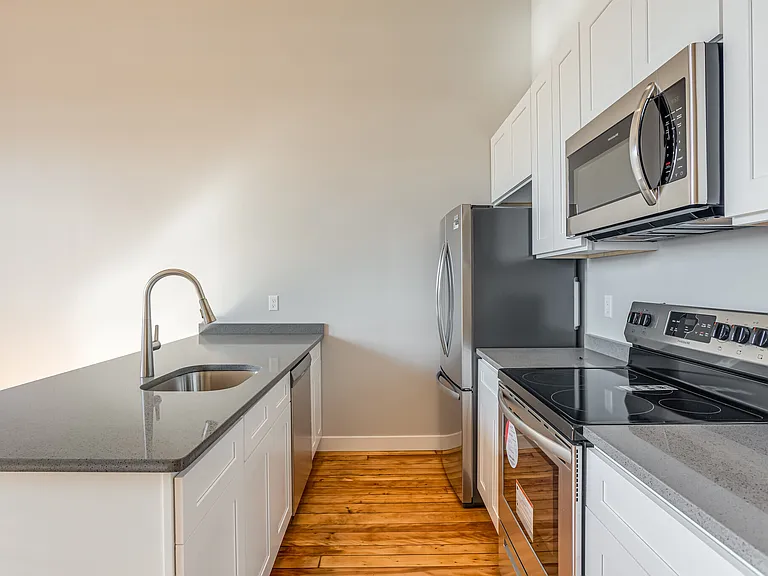 556 Atwells Ave — Photo 8