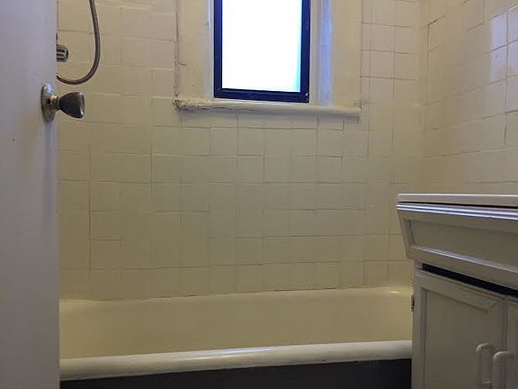 3rd image of 261 14th St #310