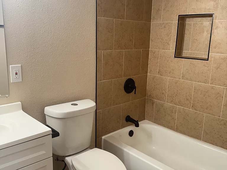312 Arborview Dr — Photo 4