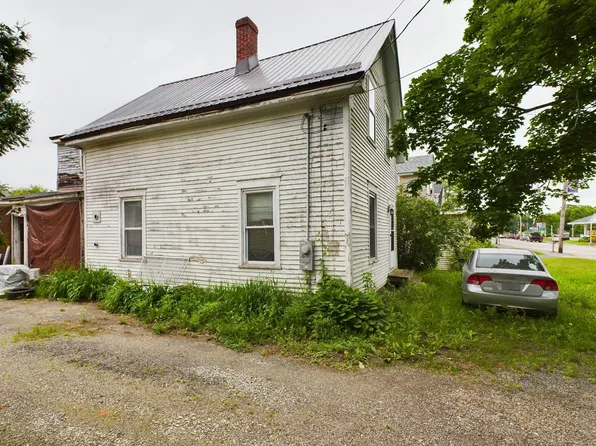 46 Main Road N, Hampden, ME 04444