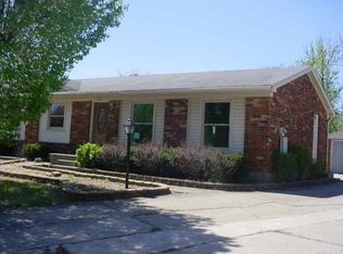 302 Patriot Ct, Louisville, KY 40214