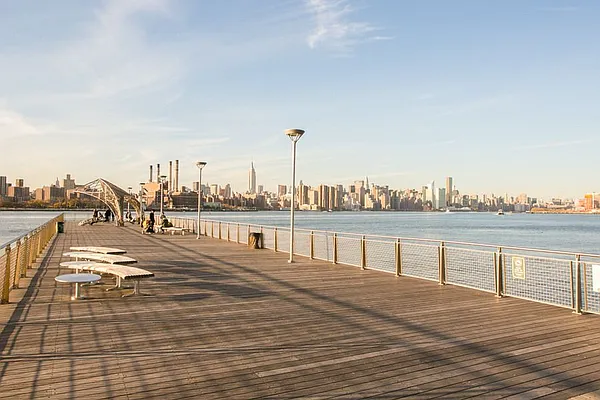 Rented by UbiQ NY | media 14