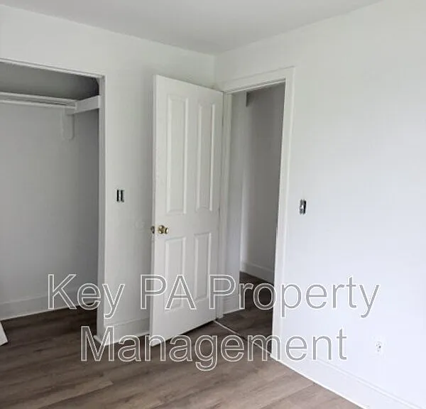 110 Brick Rd — Photo 4