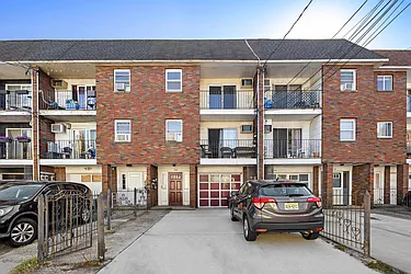 95A Ferry Street, #3