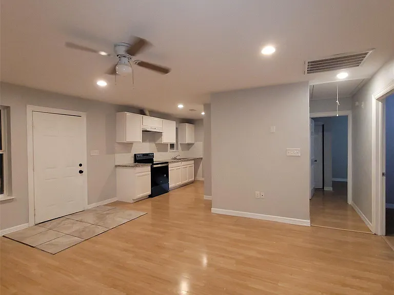 7608 E Magnolia St #B — Photo 8