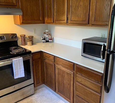 3rd image of 375 Bellevue Way SE APT 10