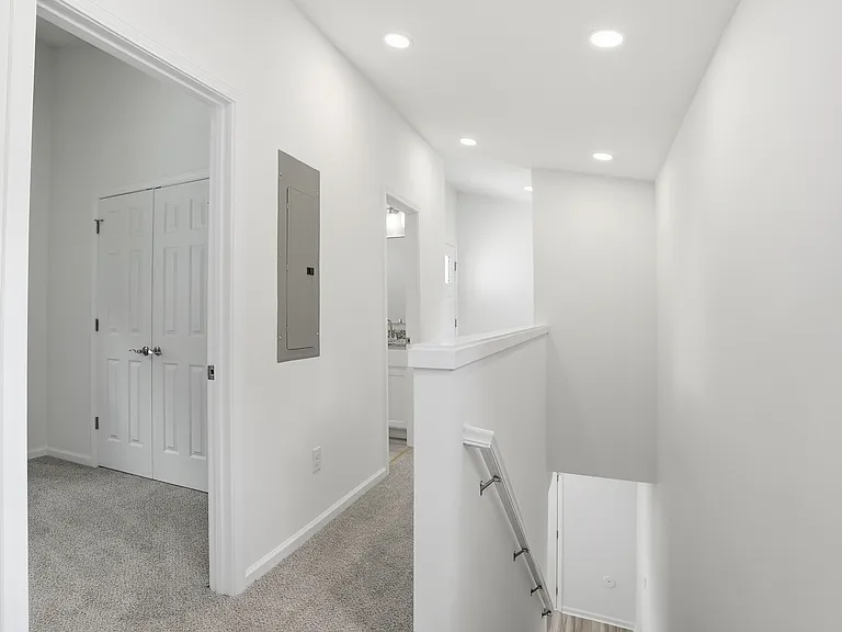 516 Singletary St SE — Photo 44