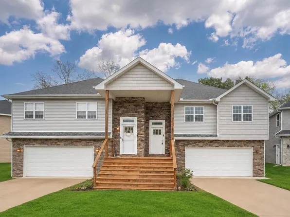 190 Whispering Pines Dr, Fenton, MI 48430