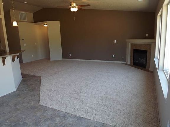 4th image of 413 Capri Ct