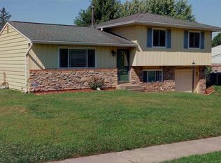 3048 Hill Grove Ave, Columbus, OH 43223