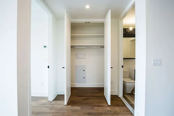 Rented by Nooklyn NYC LLC | media 90