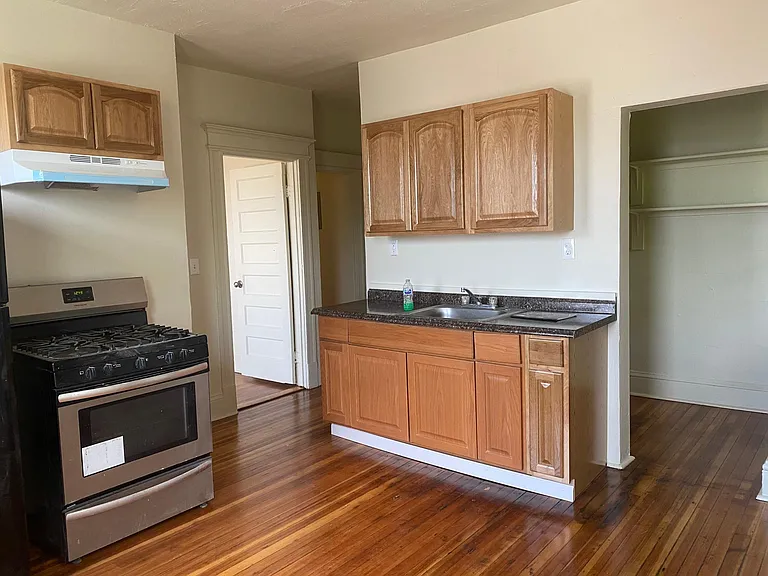 1155 Broad St #4N — Photo 8