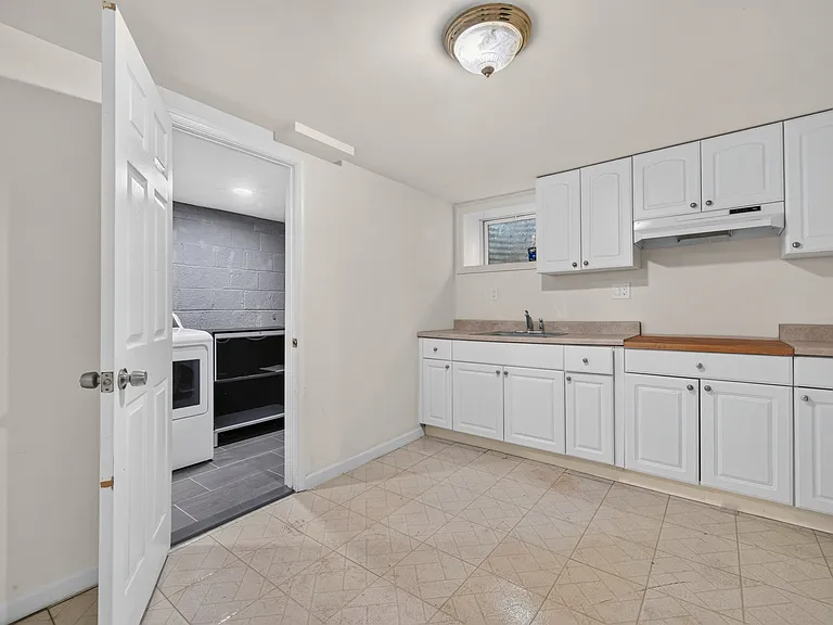 3604 Husted Dr — Photo 34