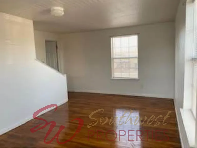 161 S Floral St #B — Photo 9