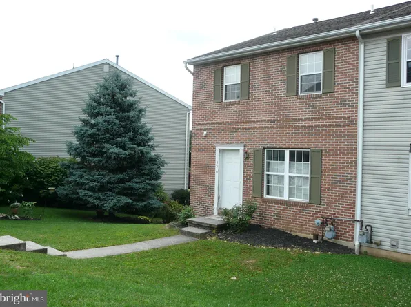 3910 Penns Dr, Reading, PA 19606