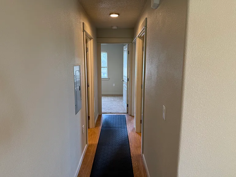 Eagle Crest Apartments — Photo 44