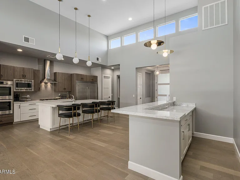 1629 E Montebello Ave — Photo 29