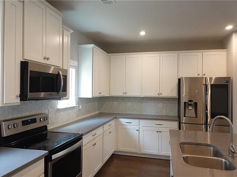 2719 Morgan Spring Trl — Photo 9
