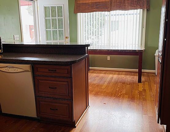 4th image of 30608 Champine St