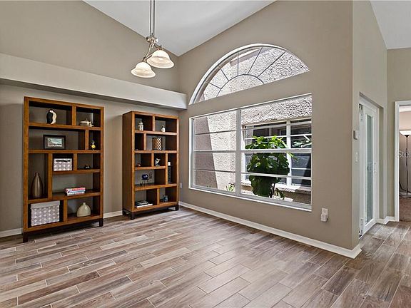 4th image of 3868 Darston St
