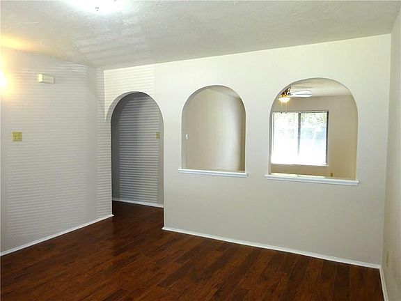 4th image of 1214 Palisades Dr