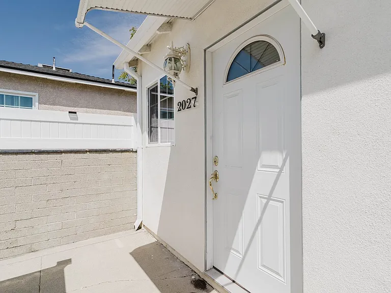 2027 Bonita Ave — Photo 1