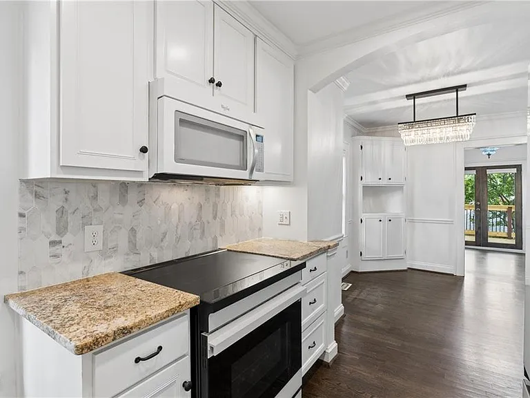 816 Virgil St NE — Photo 16