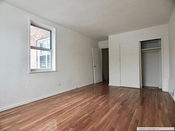 3rd image of 3555 Oxford Ave APT 5E