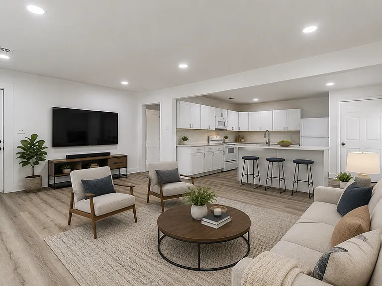 912 S Armstrong Street 731 W — Photo 5