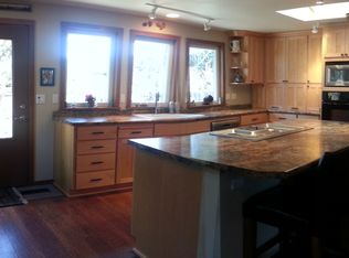 1103 La Loma Dr, Medford, OR 97504