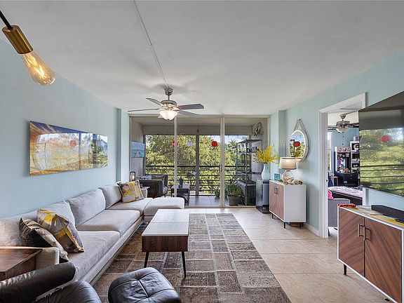 4th image of 104 Royal Park Drive #4B