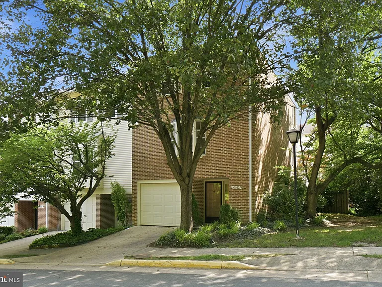 6012 Crown Royal Cir — Photo 2