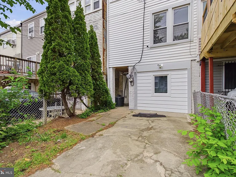 440 Delafield Pl NW — Photo 31