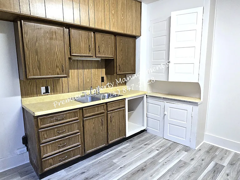 331 W North St #5 — Photo 11
