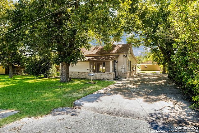 1st image of 406 N SEGUIN