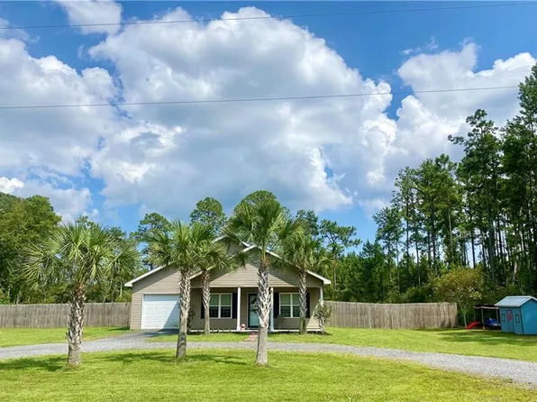 1718 Poppell Farms Dr SE, Darien, GA 31305