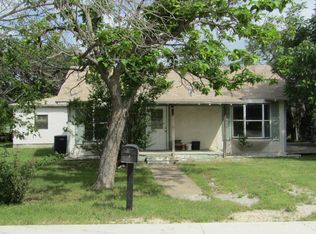 207 S West St, Eldorado, TX 76936