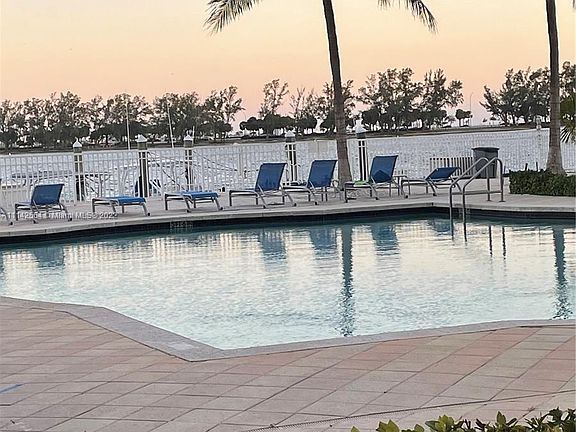 3rd image of 2101 Brickell Ave APT 2210