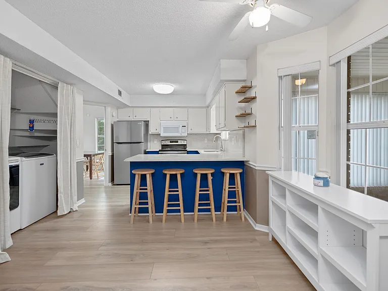 6740 Scotts Pl — Photo 10