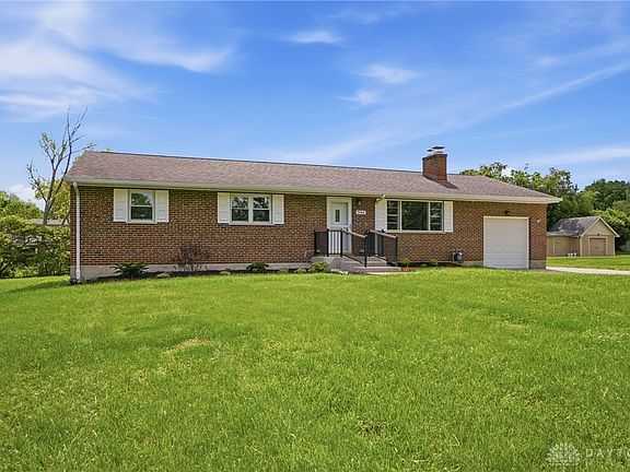 4th image of 944 Indianwood Dr