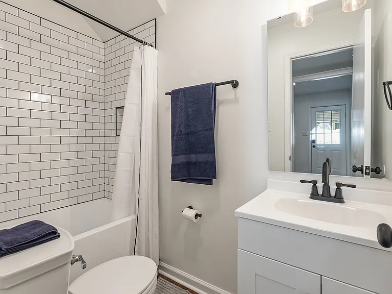 8 Grove St — Photo 16