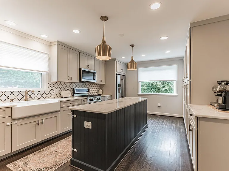 9911 Barnsbury Ct — Photo 4