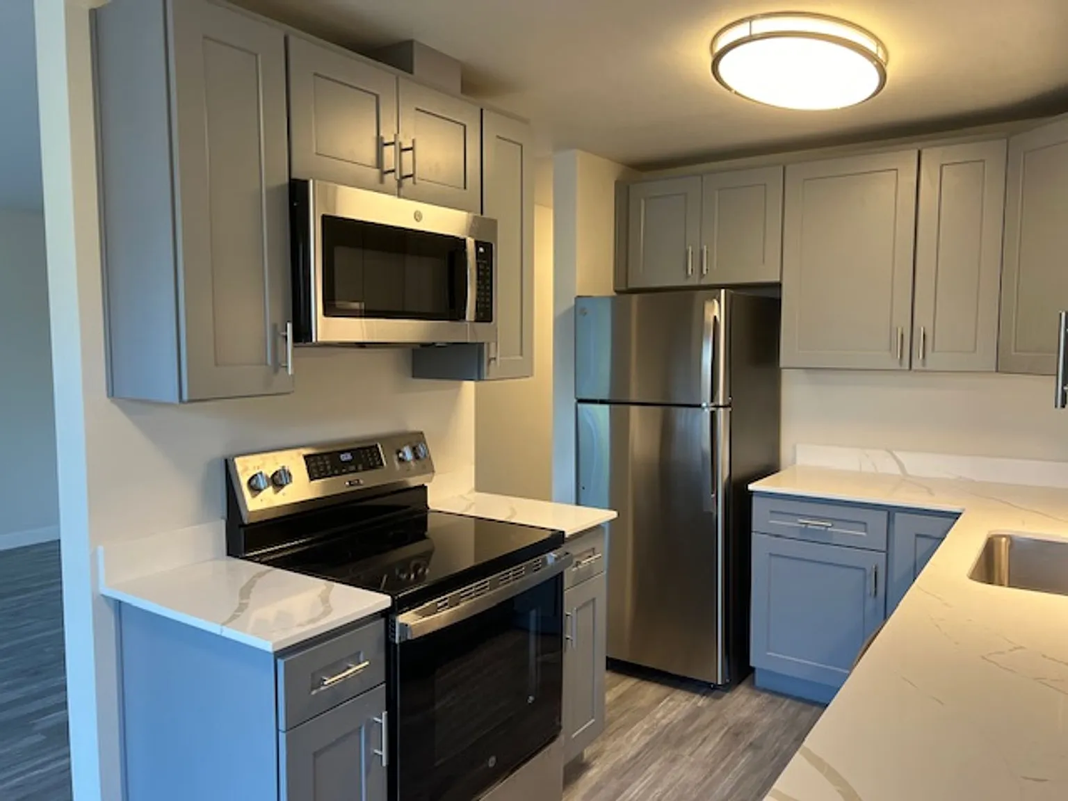 Ekilai Apartments - Spacious 1 Bed, 2 Bed Units & 3 Bed Units, w/ Private Balcony ~ Designer fini... — Photo 3