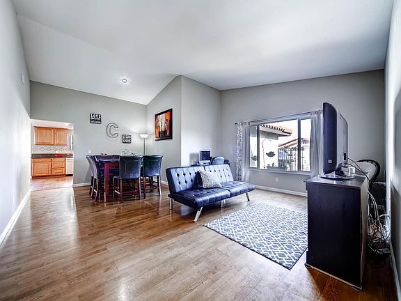 Family and dinning room