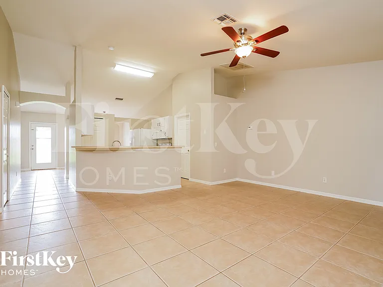 6490 Chabot Ave — Photo 3